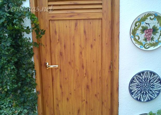 Puerta imitación madera